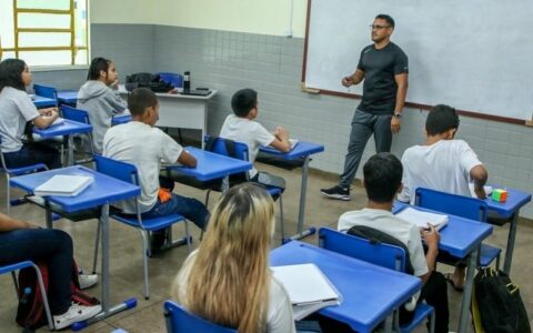 Semed reabre processo seletivo para professores substitutos