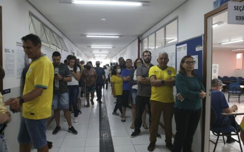 Especialistas analisam os impactos do crescimento tímido do eleitorado em Manaus