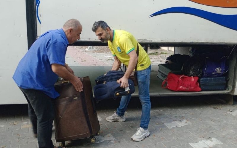 Brasileiros fazem 1º trajeto em Gaza e aguardam travessia para Egito