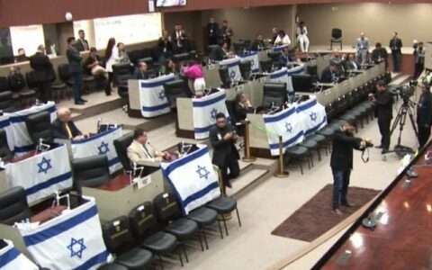 Vereadores esquecem estiagem em Manaus e clamam por paz em Israel