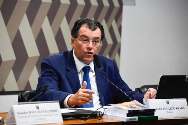 Braga é elogiado pela presidência do Senado após entregar texto da reforma