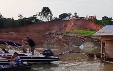 Desbarrancamento deixa duas pessoas mortas e famílias desabrigadas em Beruri