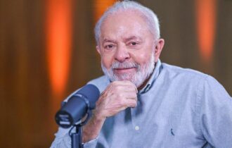 ‘Dia do Professor’: Lula fala sobre 'consertar estrago' deixado por Bolsonaro