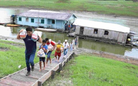 Programa estadual leva merenda em casa de alunos atingidos pela seca