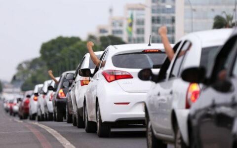 Reduto econômico, Amazonas atrai 'uberização' do trabalho, diz professor