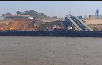 Porto de Itacoatiara desaba devido à queda de barranco