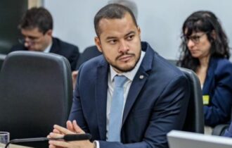 Adail Filho pode perder cadeira na Câmara para Pauderney?