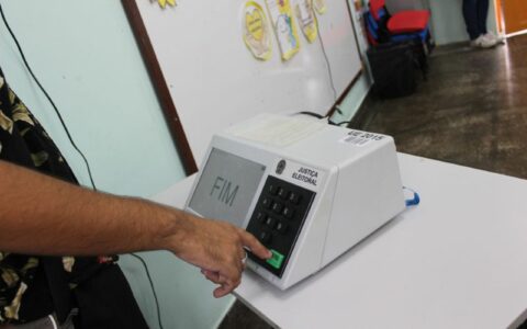 Votação para eleger 50 conselheiros tutelares encerra às 17h