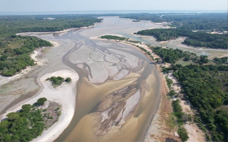 A cota tem reduzido 25 cm por dia e chegou, nesta quarta-feira (4), a 19,01 m, ou seja, 2,50 m abaixo do intervalo da normalidade para a época Foto: (Carlos Oliveira e Márcio Melo / Seminf)