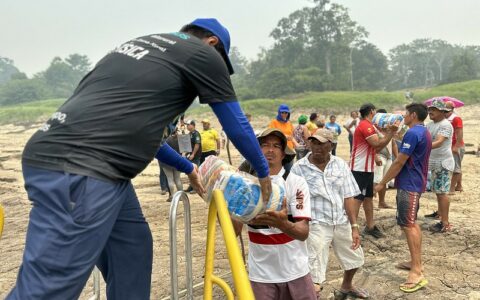 ajuda humanitária