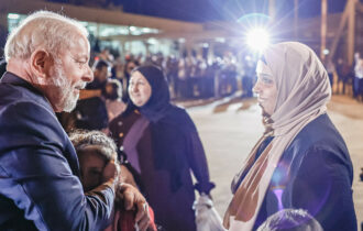 Lula pede apoio de Israel para nova repatriação na Faixa de Gaza