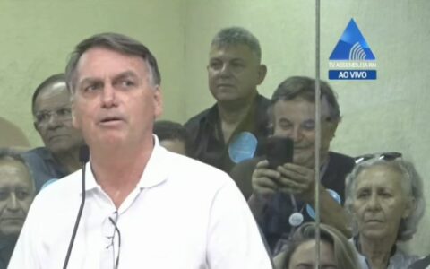 Bolsonaro critica tese que pode responsabilizar imprensa sobre fake news