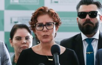 PSOL pede cassação de Carla Zambelli
