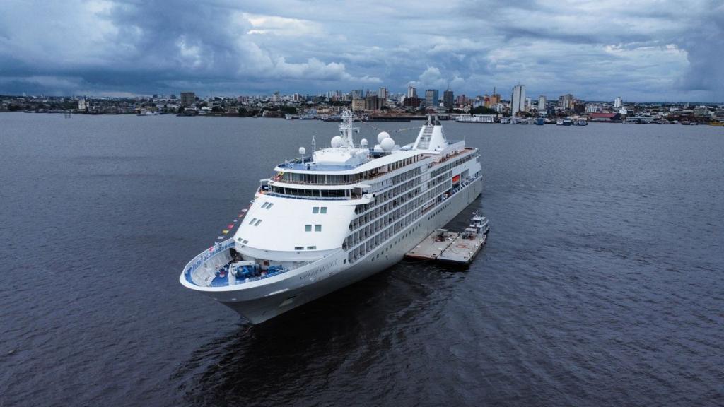 Manaus recebe navio do Caribe com mil turistas