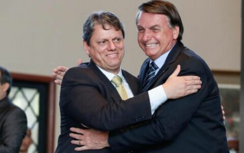 Bolsonaro pode recuperar quase R$ 1 milhão após Tarcísio cancelar lei de multas