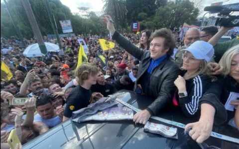 Com 98,21% das urnas apuradas, Milei é eleito presidente da Argentina