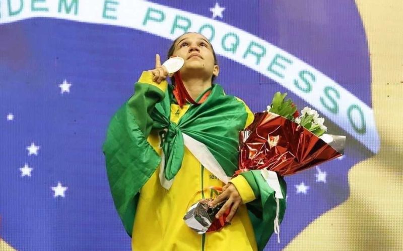 Atleta amazonense é campeã mundial de MMA na Albânia