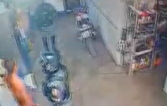 Homem denuncia policiais da Rocam por invasão e agressão a funcionário