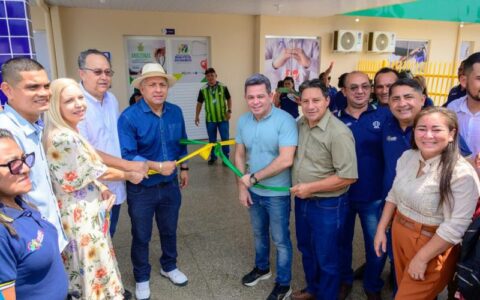 Tadeu entrega hospital reformado e ampliado a Boa Vista do Ramos