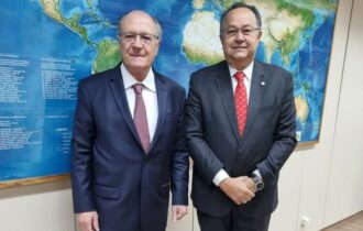 Representando Omar, Silas se encontra com Geraldo Alckmin em Brasília