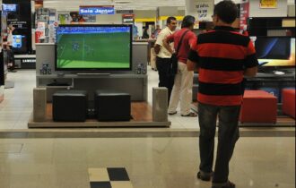 Celulares e TVs devem ficar mais caros devido à seca histórica no AM