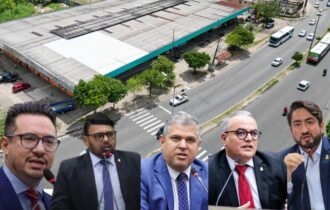 Vereadores cobram secretário da Semmac sobre reforma de feira