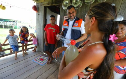 Wilson inaugura estação de tratamento de água potável em Parintins