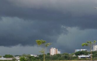 Defesa Civil alerta para chuvas intensas em Manaus neste sábado (30)