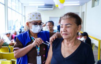 Vacina contra Covid-19 é ofertada em 74 unidades esta semana em Manaus