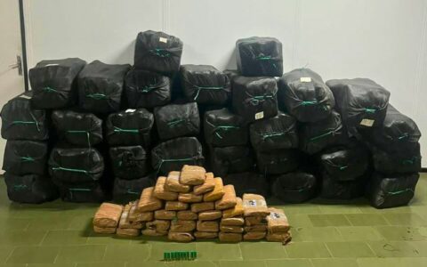 750 quilos de drogas são apreendidos em embarcação na véspera de Natal