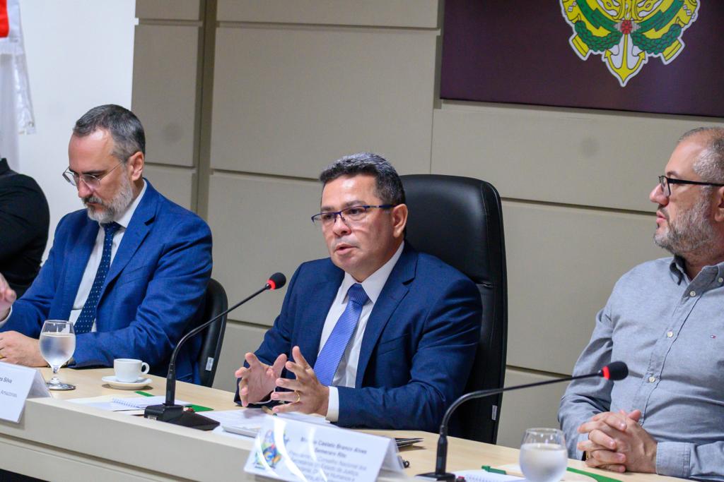 Tadeu de Souza destaca avanços do sistema prisional no AM