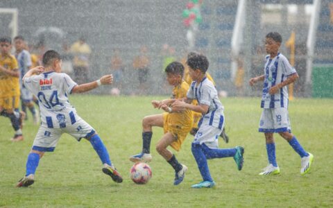 Após chuva atrapalhar premiação, Barezinho Sub-8 e Sub-10 levantam troféus
