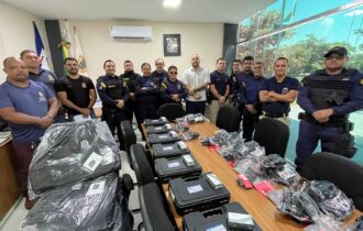 Guardas municipais aprovados em capacitação recebem equipamento tático