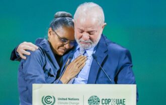 Criticada por ser contra a BR-319, Marina é homenageada por Lula na COP 28