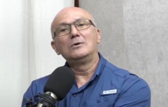 Menezes volta atrás e diz que não conversa 'todo dia' com Amom