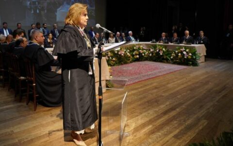 Autoridades prestigiam a posse de Yara Lins como presidente do TCE-AM