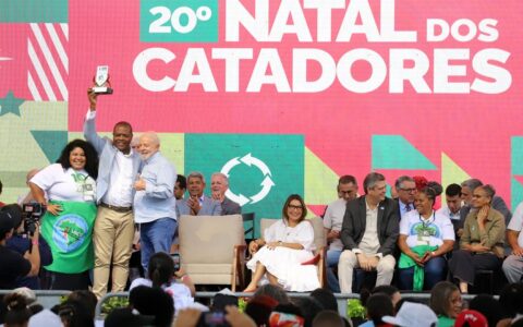 Lula exalta papel ambiental de catadores de recicláveis em Brasília