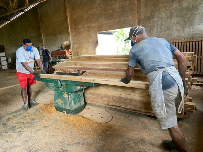 AM investe mais de R$ 7 milhões na indústria local de mobiliário escolar em 2023