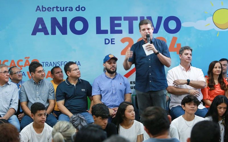 Prefeito em exercício, Marcos Rotta abre o ano letivo das escolas da zona rural de Manaus
