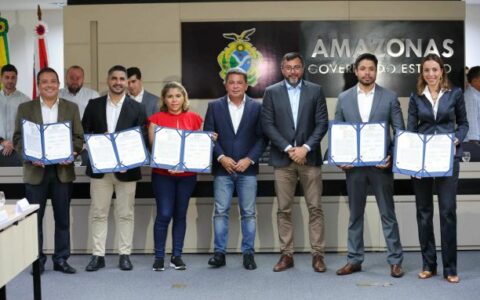 assinatura-de-de-credenciamento-de-cinco-empresas-da-construcao-civil-foto-diego-peressecom