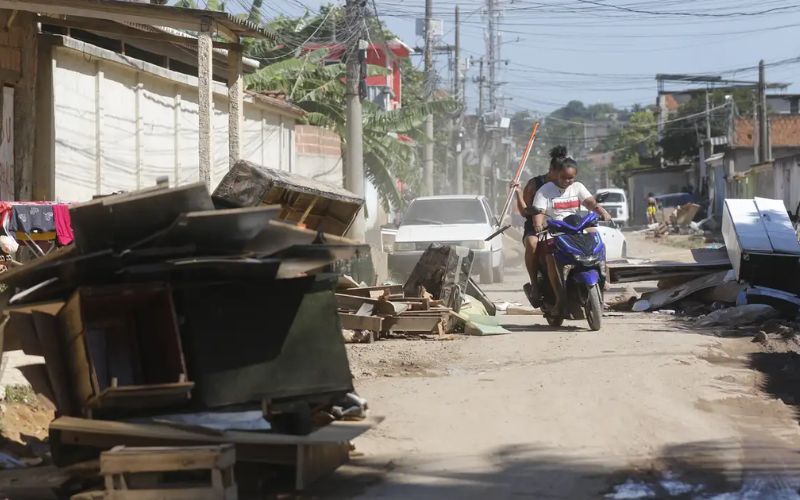 Estado do Rio tem mais de 9 mil desalojados e 300 desabrigados