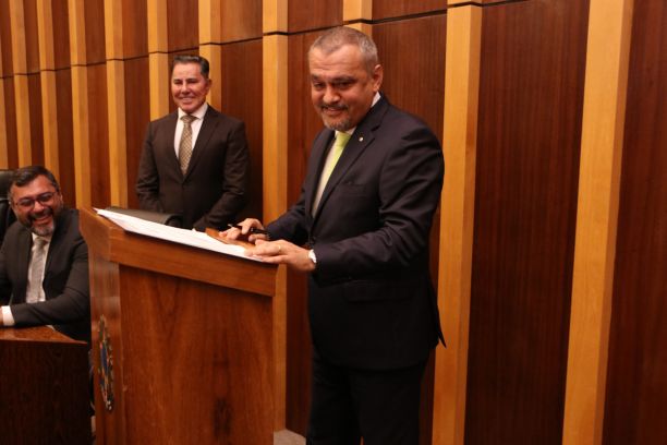 Desembargador Jomar Fernandes toma posse como presidente do CCOGE em Brasília