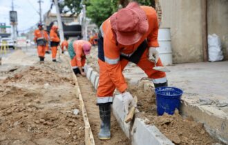 Obra na avenida Ephigênio Salles avança para etapa de implantação de drenagem