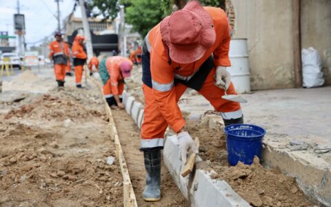 Obra na avenida Ephigênio Salles avança para etapa de implantação de drenagem