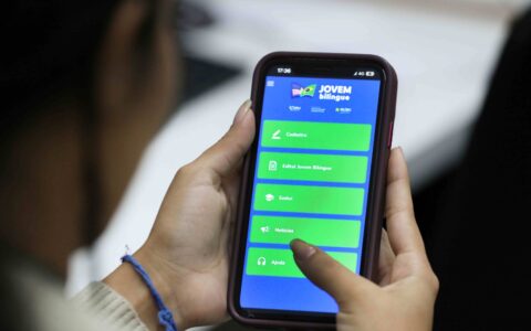 Governo do Amazonas inicia inscrições para mil bolsas do projeto Jovem Bilíngue