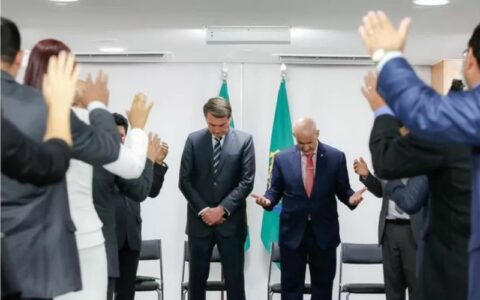 bolsonaro-pastores-foto-carolina-antunespr