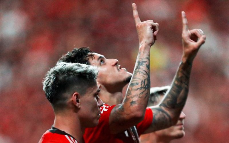 Flamengo goleia o Audax na Arena da Amazônia