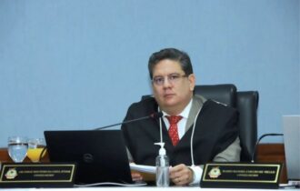 ari-moutinho-falta-a-1a-sessao-do-tce-de-2024-foto-divulgacaotce-am