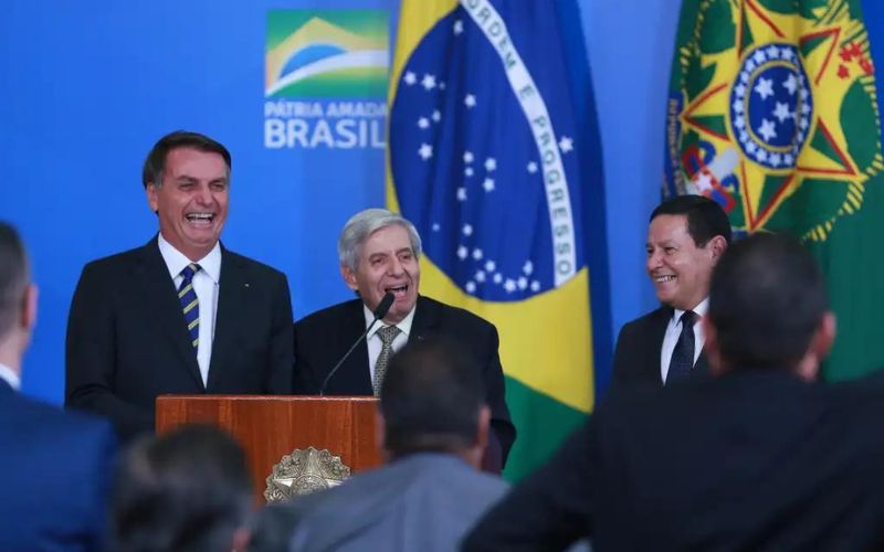 Bolsonaro e generais ficam em silêncio ao depor à PF sobre suspeita de golpe