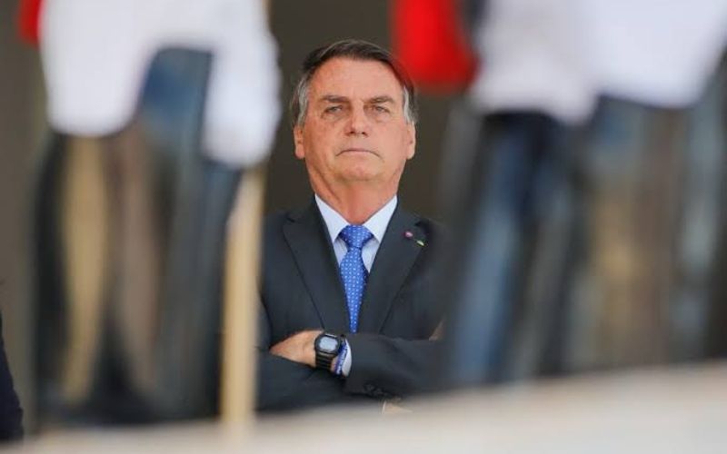 Bolsonaro defendeu golpe sem violência armada em reunião